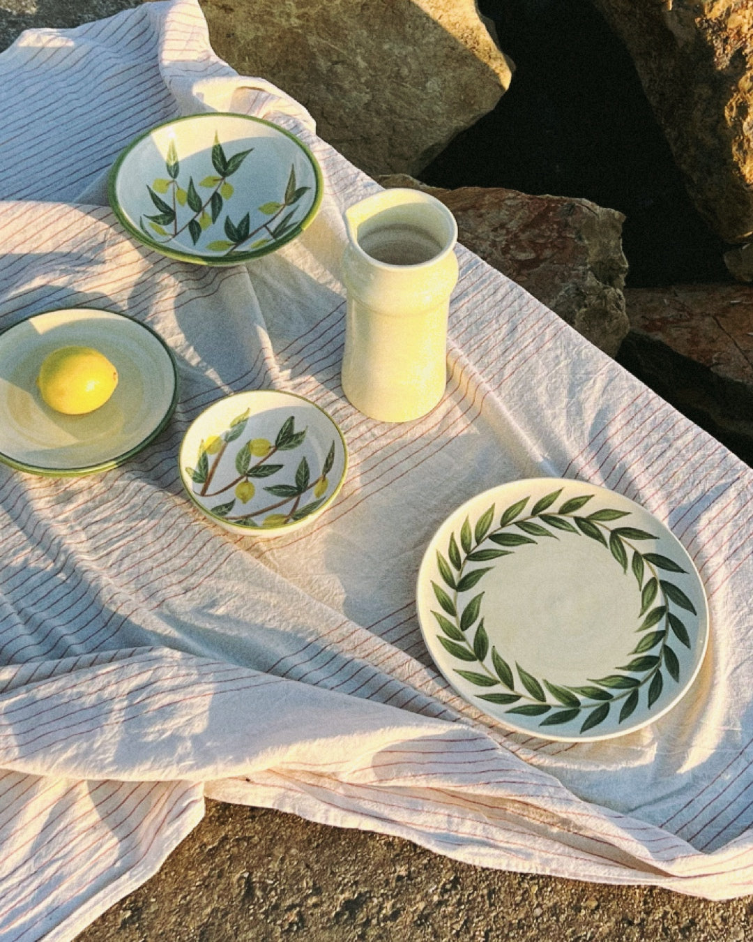 GREEN LEAVES SERVING PLATE